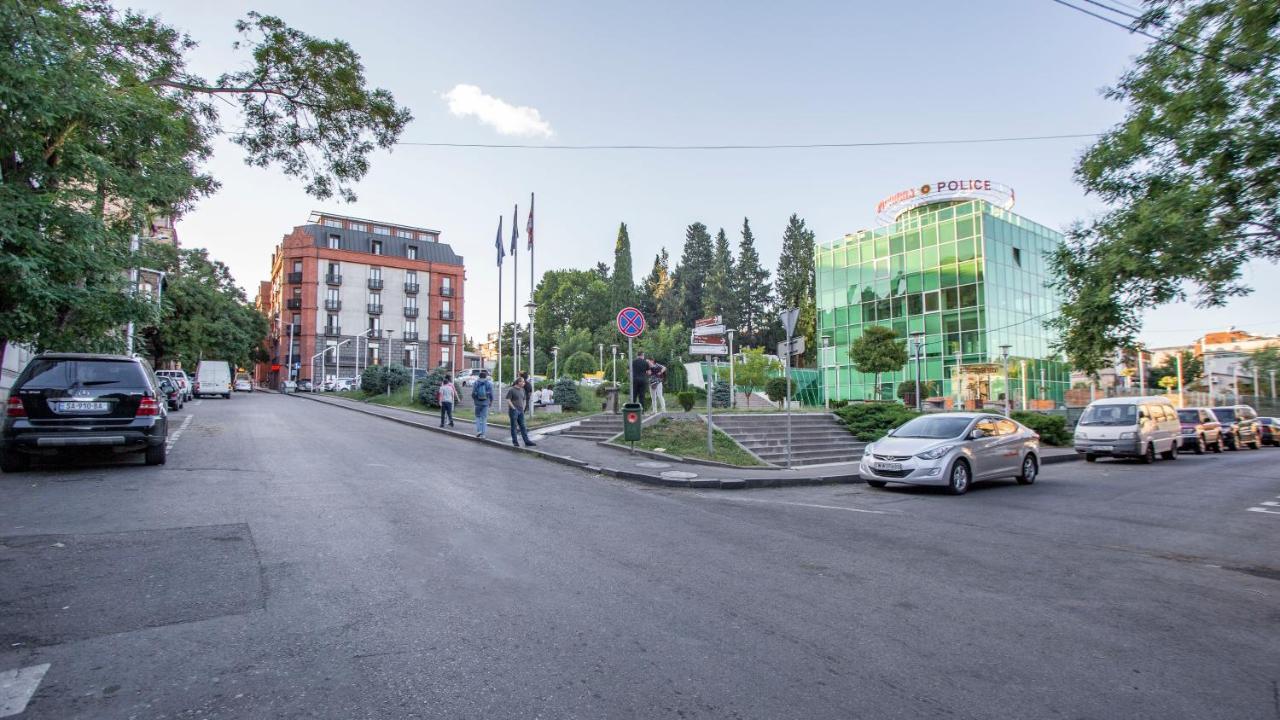 Apartamento Near The Opera Tiflis Exterior foto
