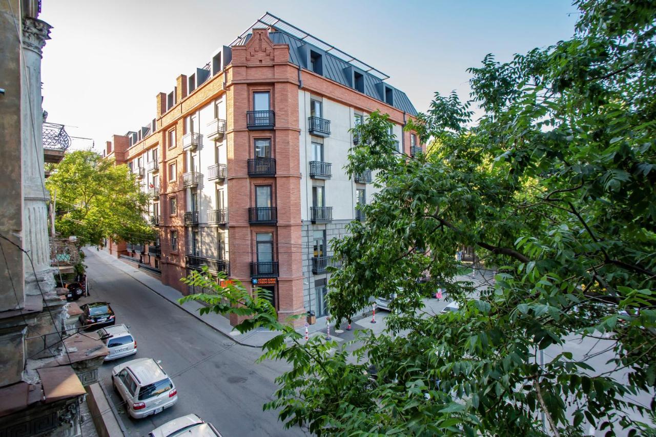 Apartamento Near The Opera Tiflis Exterior foto