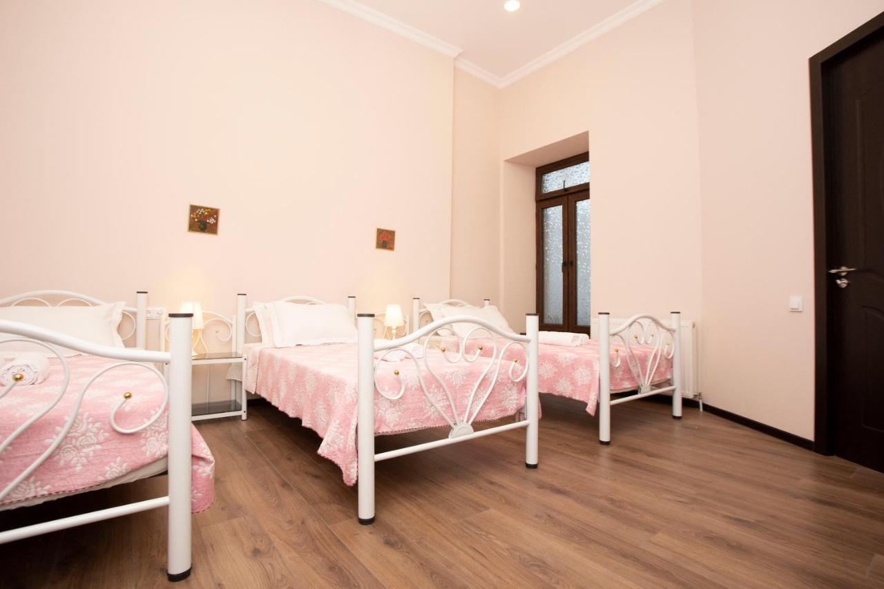 Apartamento Near The Opera Tiflis Exterior foto